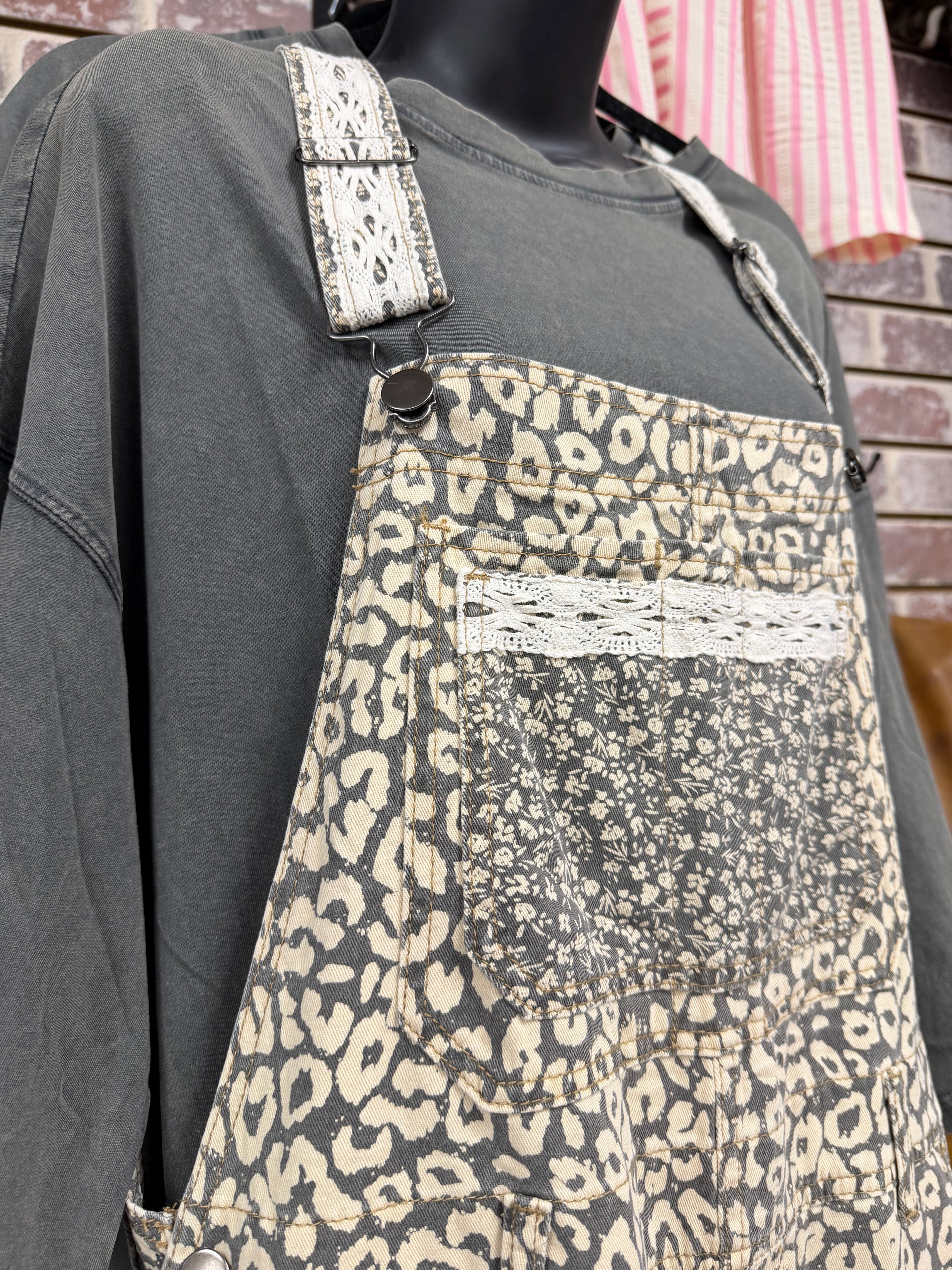 Leopard Washed Overrall Pants